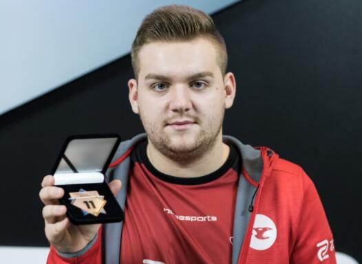 是个狠人，RGE上单赛前因病入院 服用止疼药带病上阵